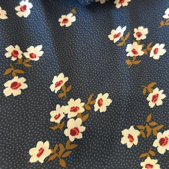 Navy floral off shoulder top - Picture 3 of 5